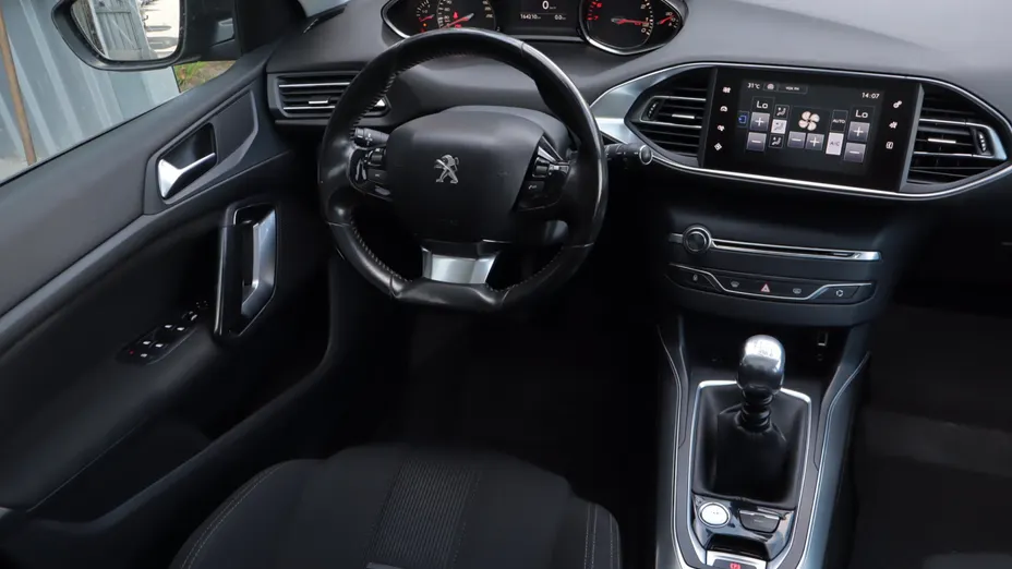 Peugeot 308 -