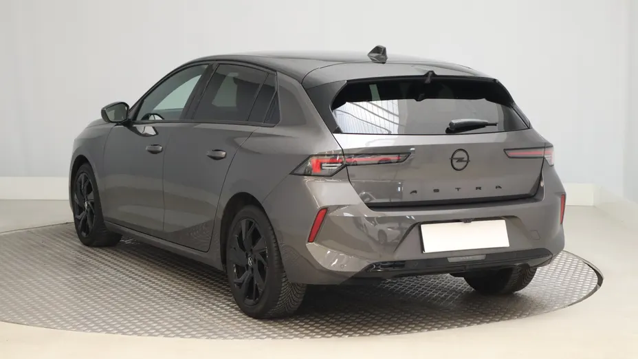 Opel Astra -