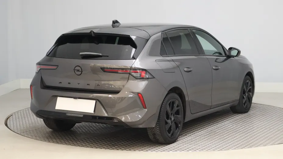 Opel Astra -