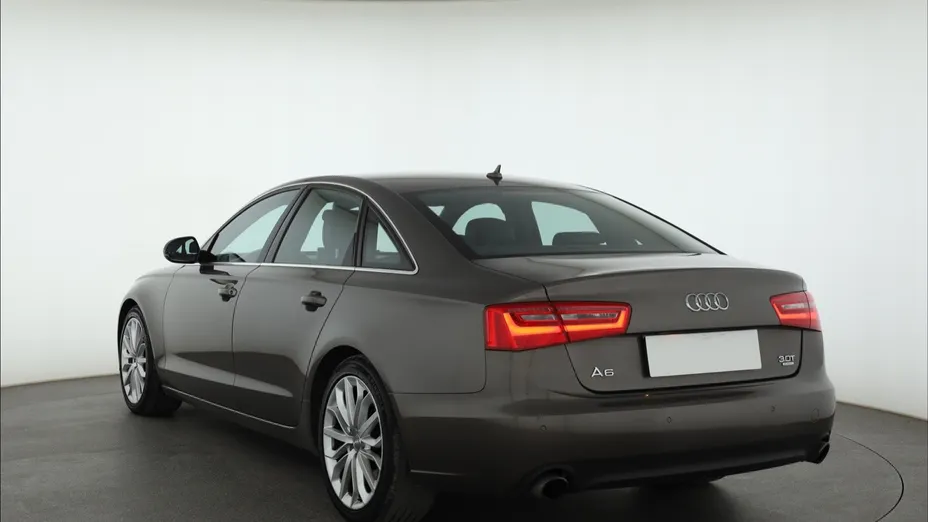 Audi A6 -
