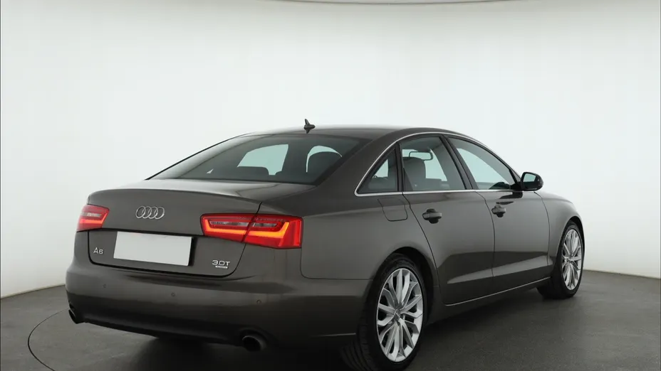 Audi A6 -