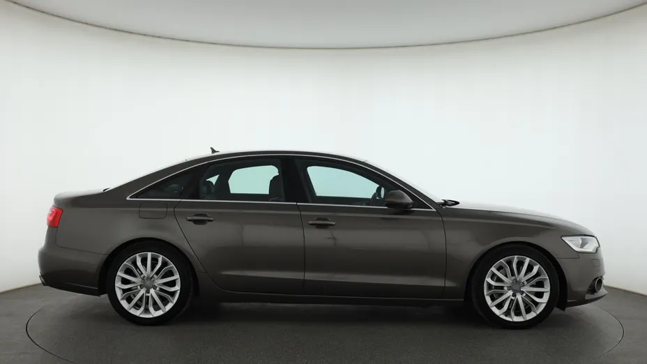 Audi A6 -