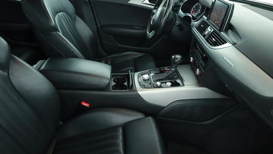Audi A6 -