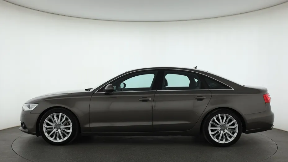 Audi A6 -