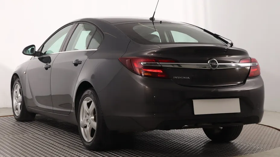 Opel Insignia -