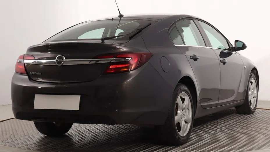 Opel Insignia -