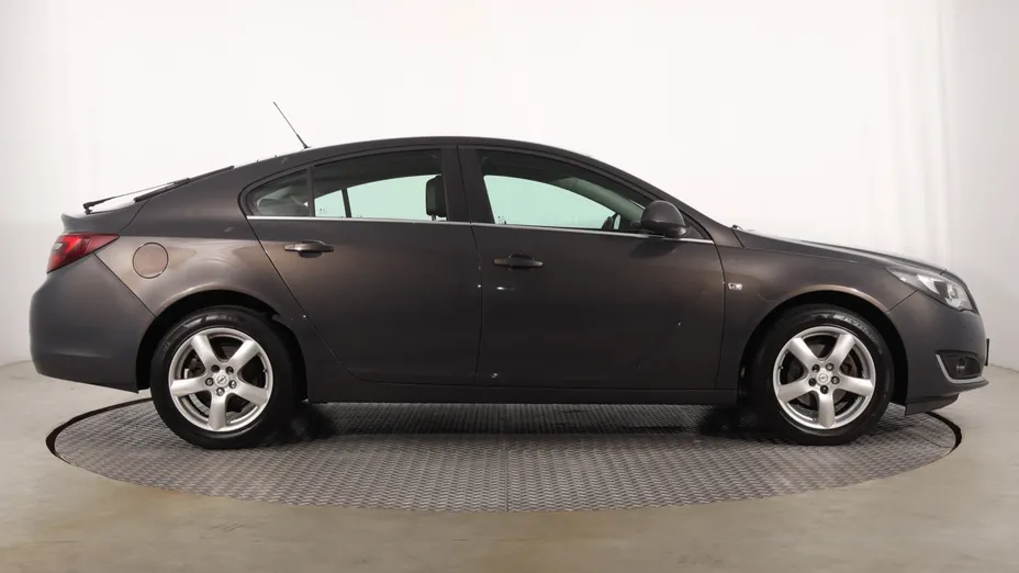Opel Insignia -