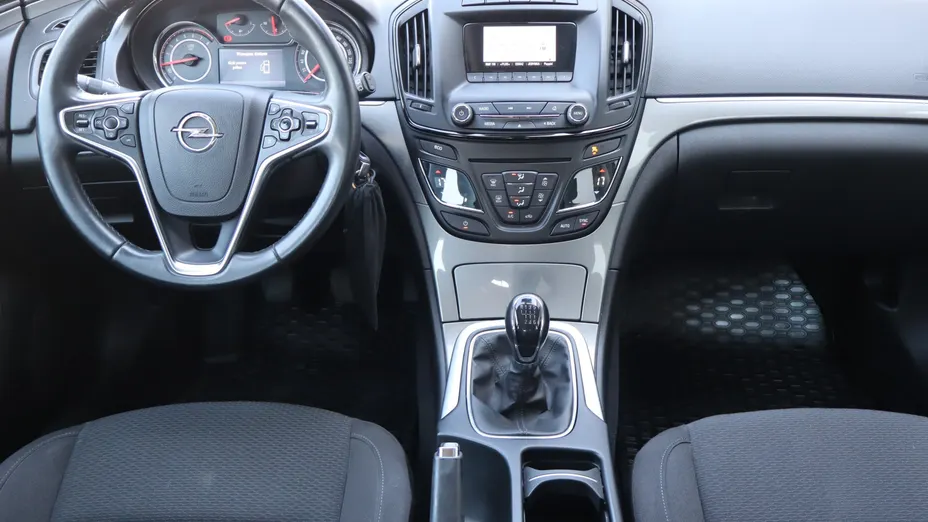Opel Insignia -