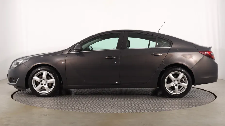 Opel Insignia -