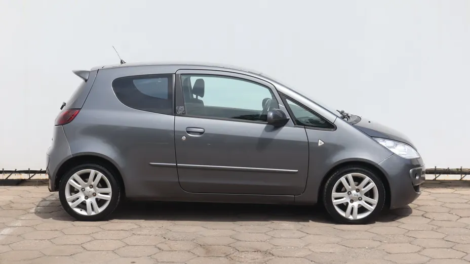 Mitsubishi Colt -