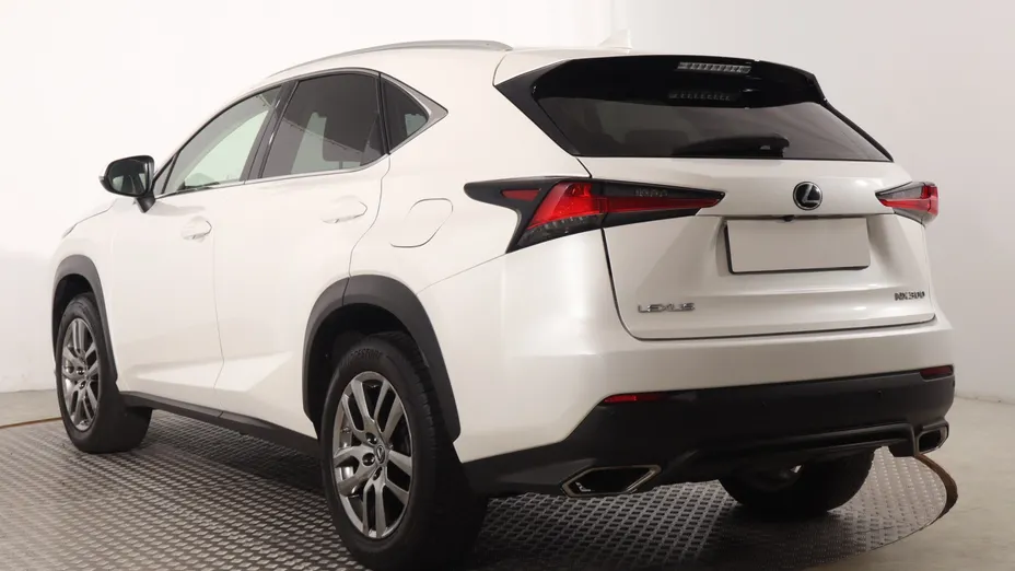 Lexus NX -