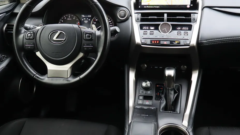Lexus NX -