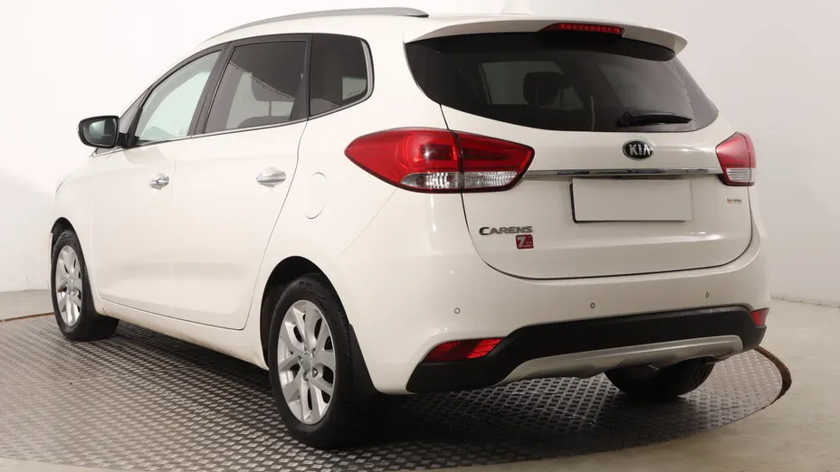 Kia Carens -
