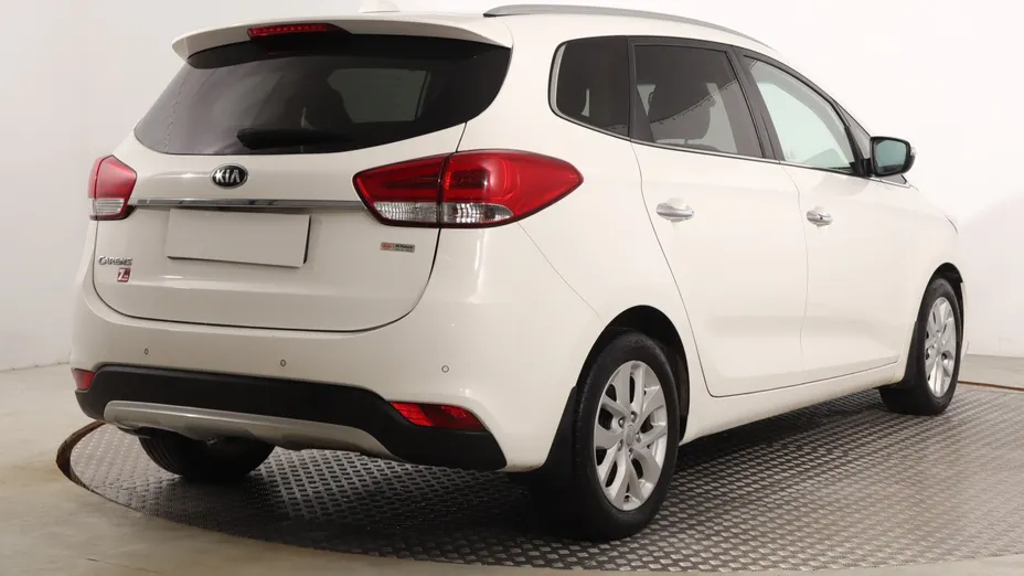 Kia Carens -