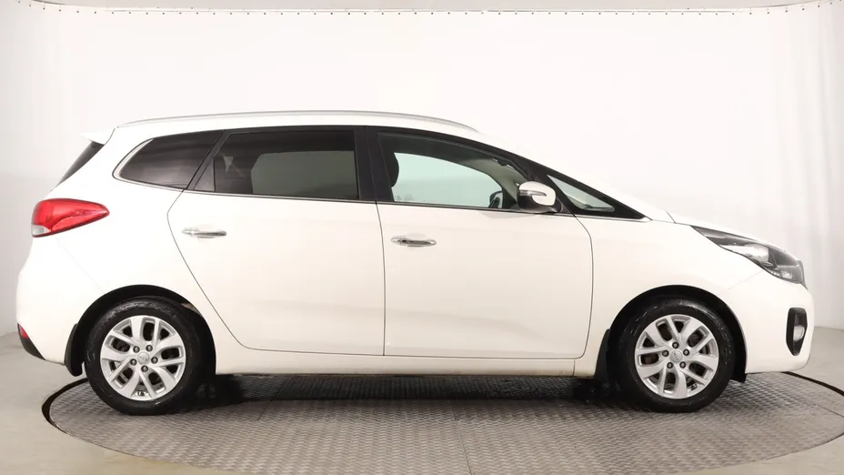 Kia Carens -
