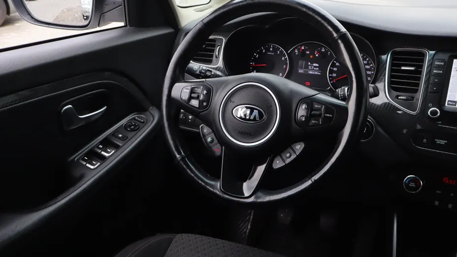 Kia Carens -