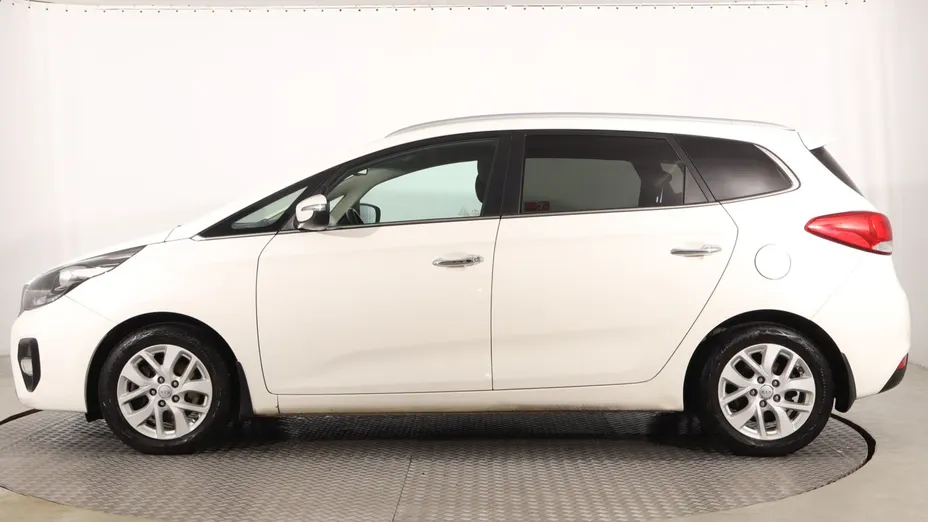 Kia Carens -