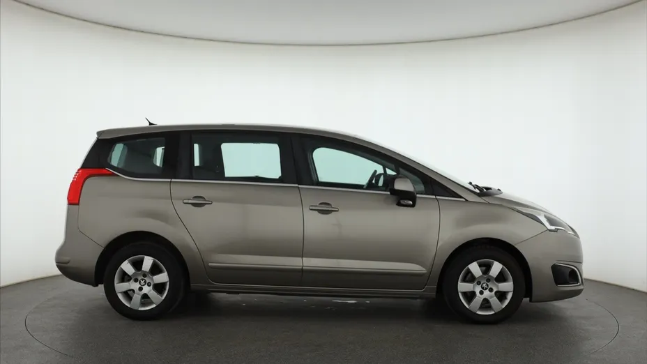 Peugeot 5008 -