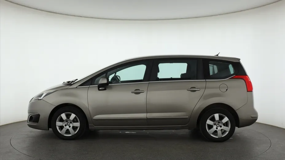 Peugeot 5008 -