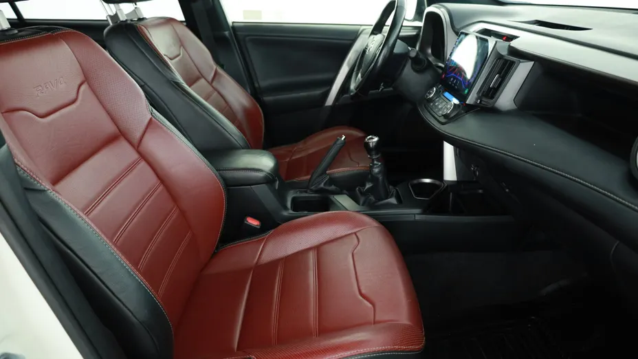 Toyota RAV4 -