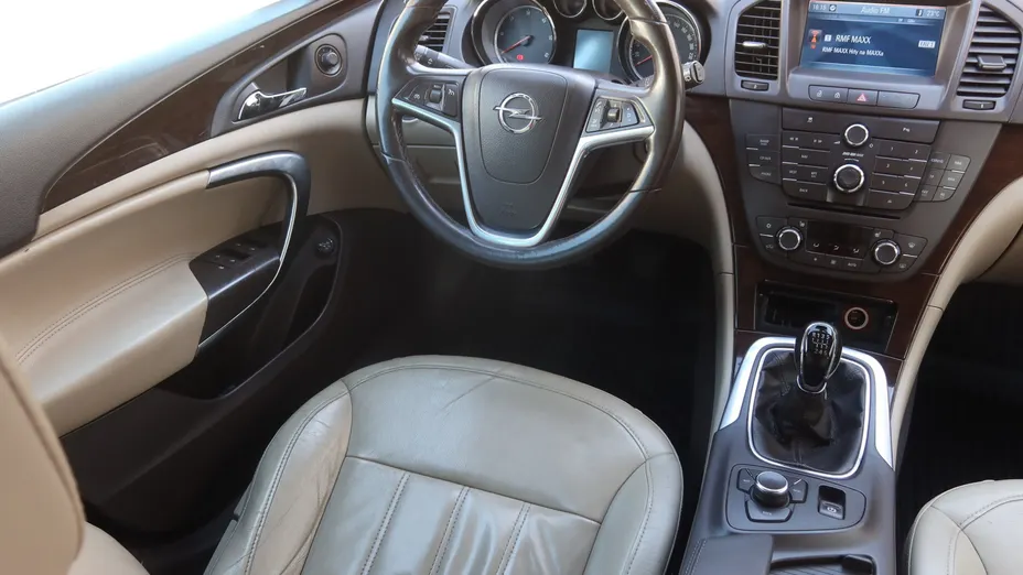 Opel Insignia -
