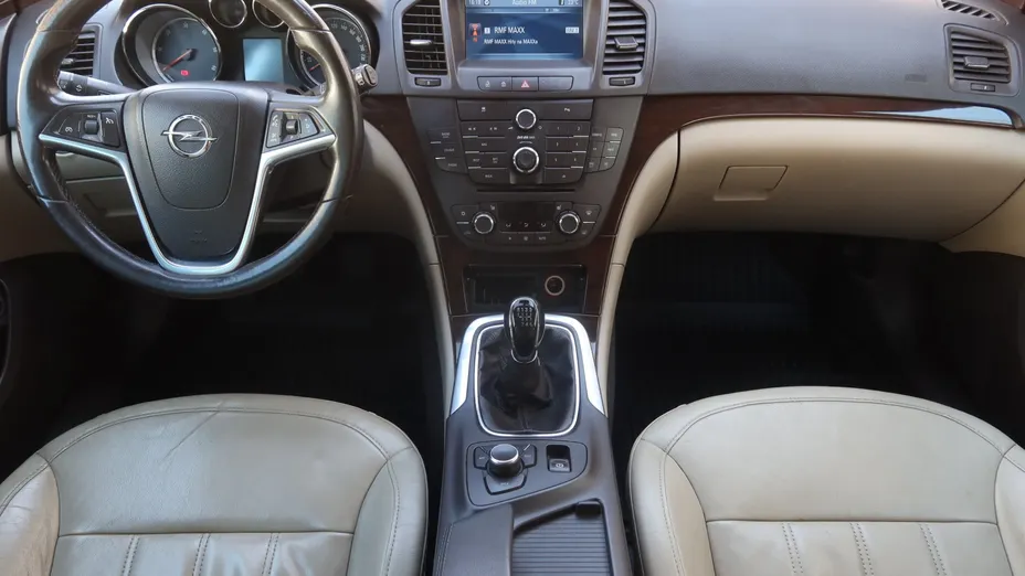 Opel Insignia -