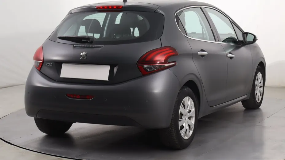 Peugeot 208 -