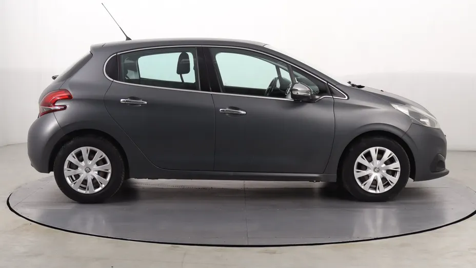 Peugeot 208 -
