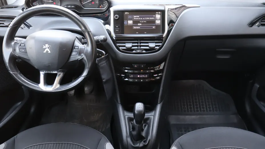 Peugeot 208 -