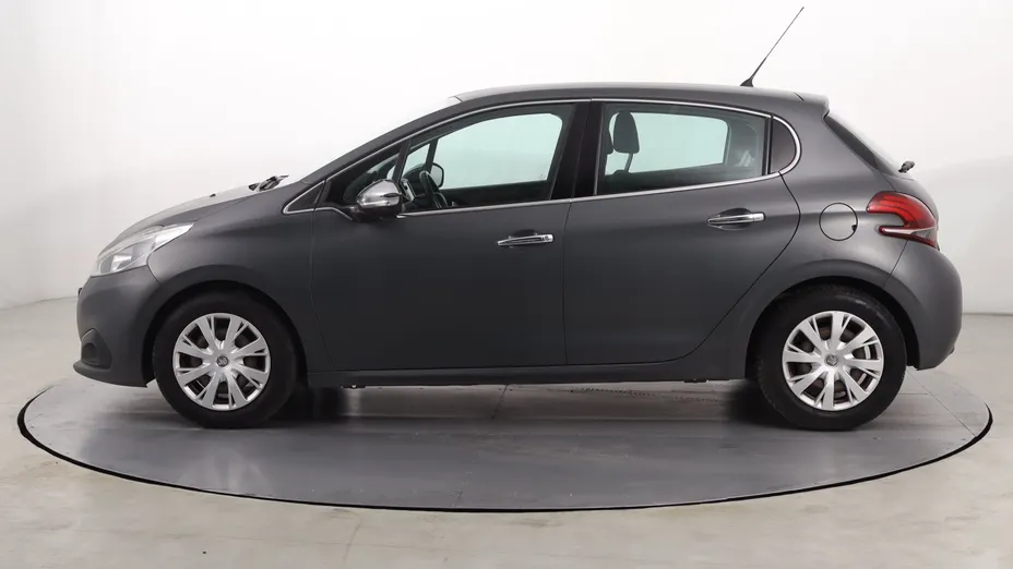 Peugeot 208 -