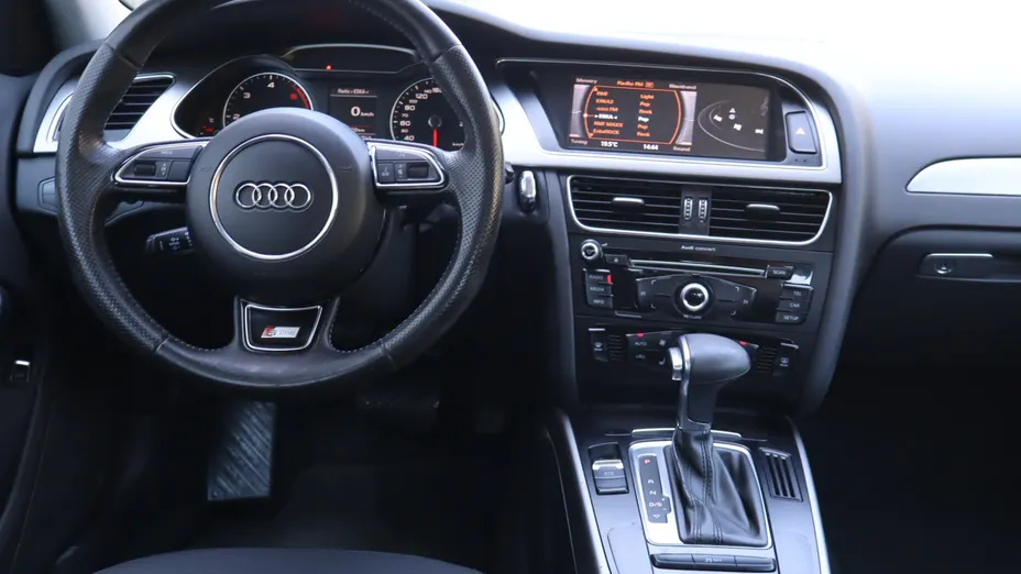 Audi A4 -