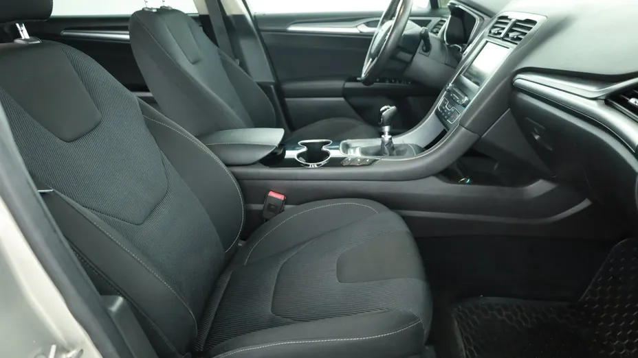 Ford Mondeo -