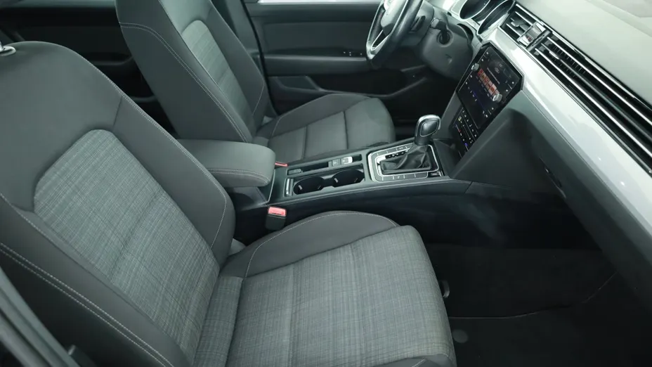 VW Passat -