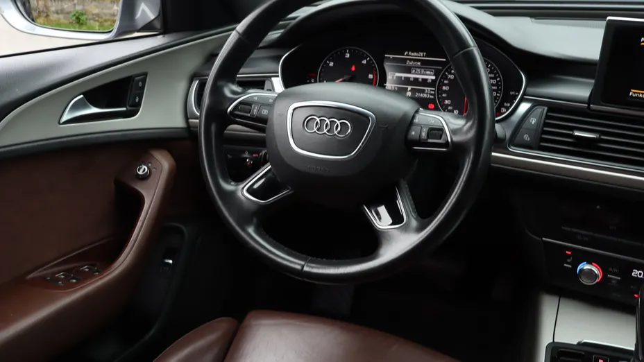 Audi A6 -
