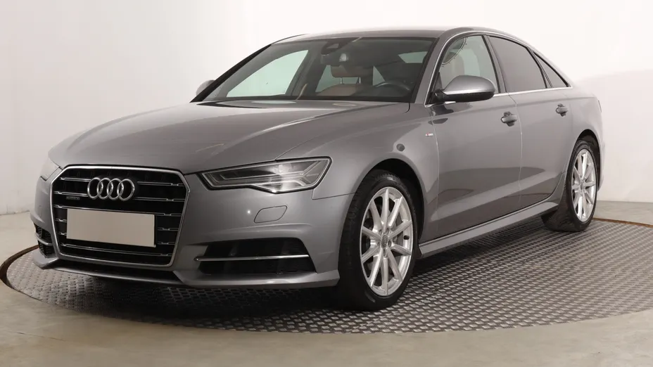 Audi A6 -