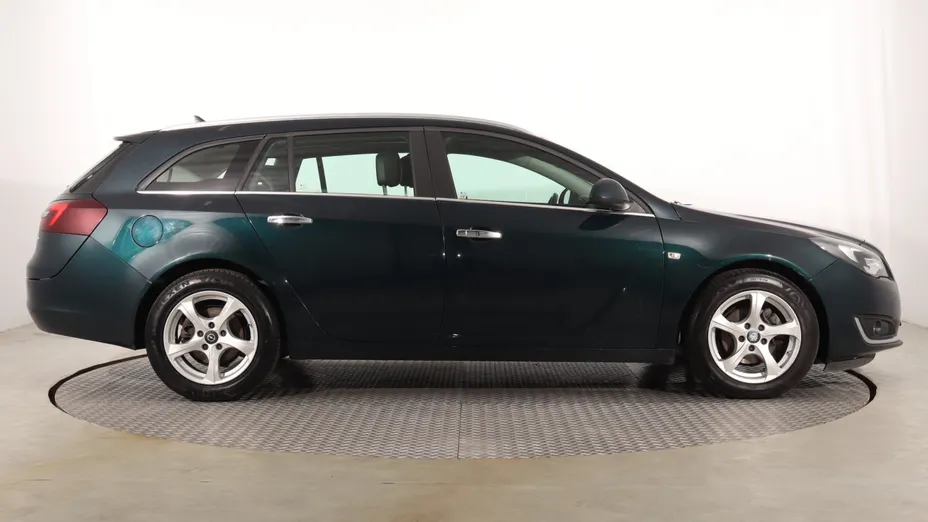 Opel Insignia -
