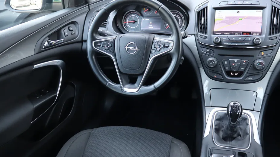 Opel Insignia -