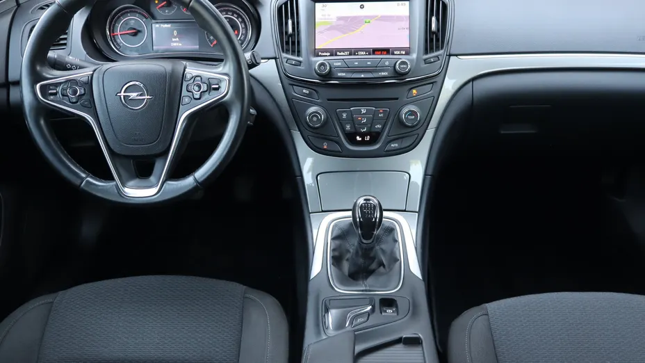 Opel Insignia -