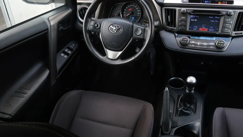 Toyota RAV4 -