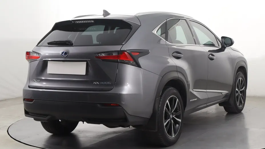 Lexus NX -