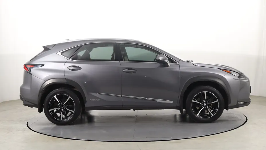 Lexus NX -