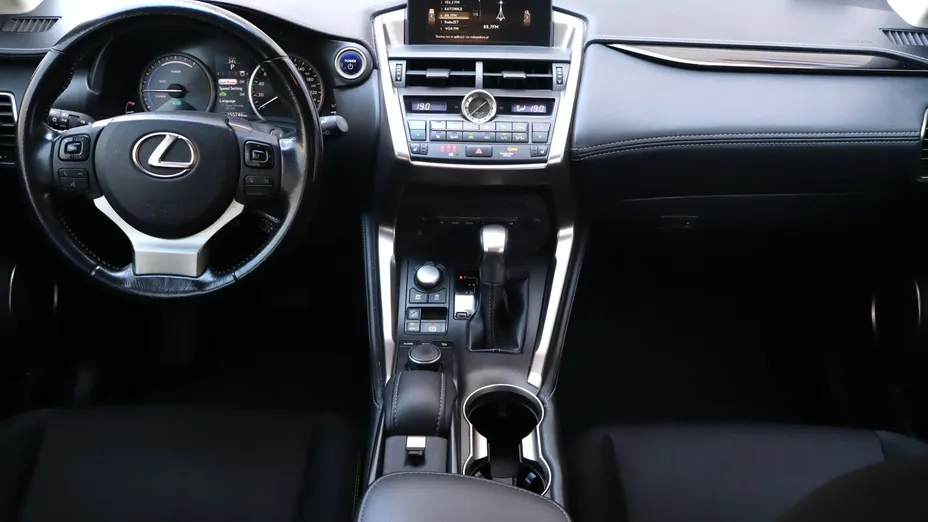 Lexus NX -
