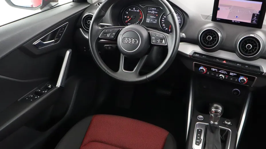 Audi Q2 -