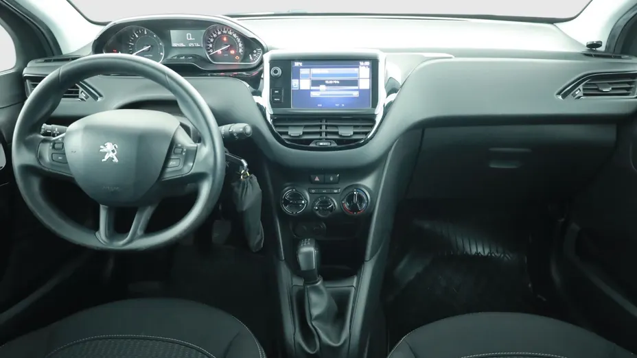 Peugeot 208 -
