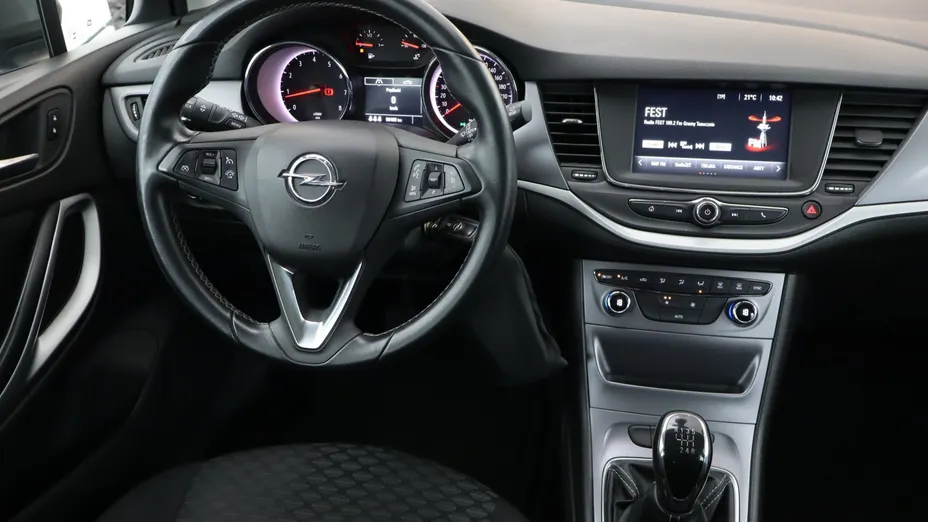 Opel Astra -
