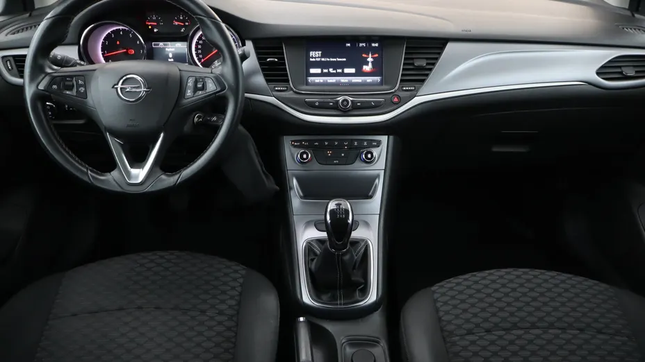 Opel Astra -