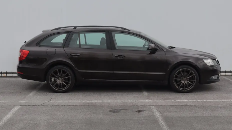 Skoda Superb -