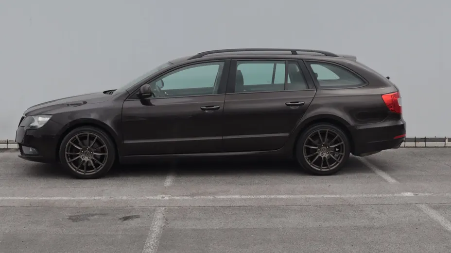 Skoda Superb -