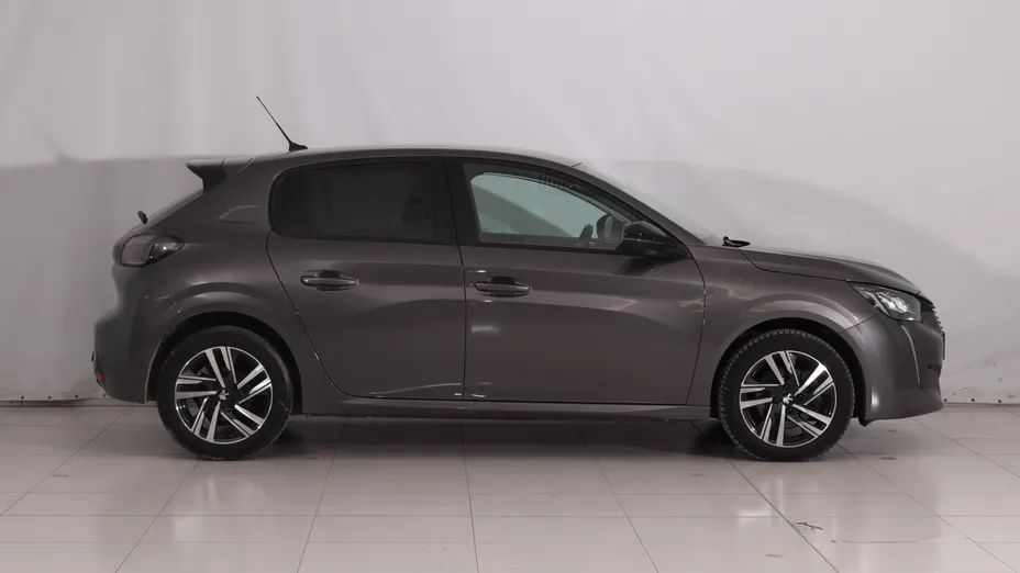 Peugeot 208 -