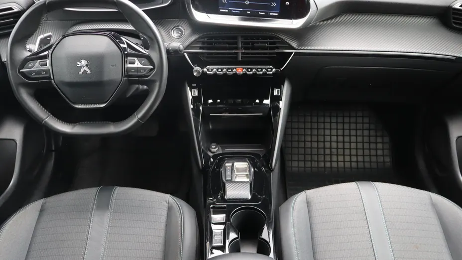 Peugeot 208 -